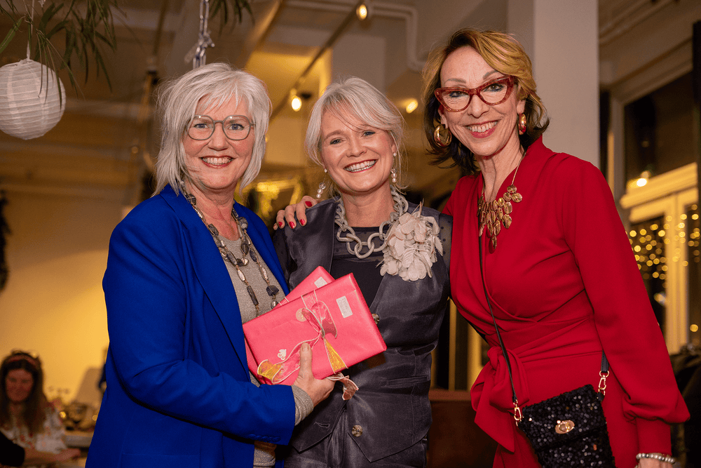 Boekpresenatie boek hoezo teveel vrouw auteur Sandra Lagace www.hoezoteveelvrouw.nl 3 Boekpresenatie boek hoezo teveel vrouw auteur Sandra Lagace www.hoezoteveelvrouw.nl 3